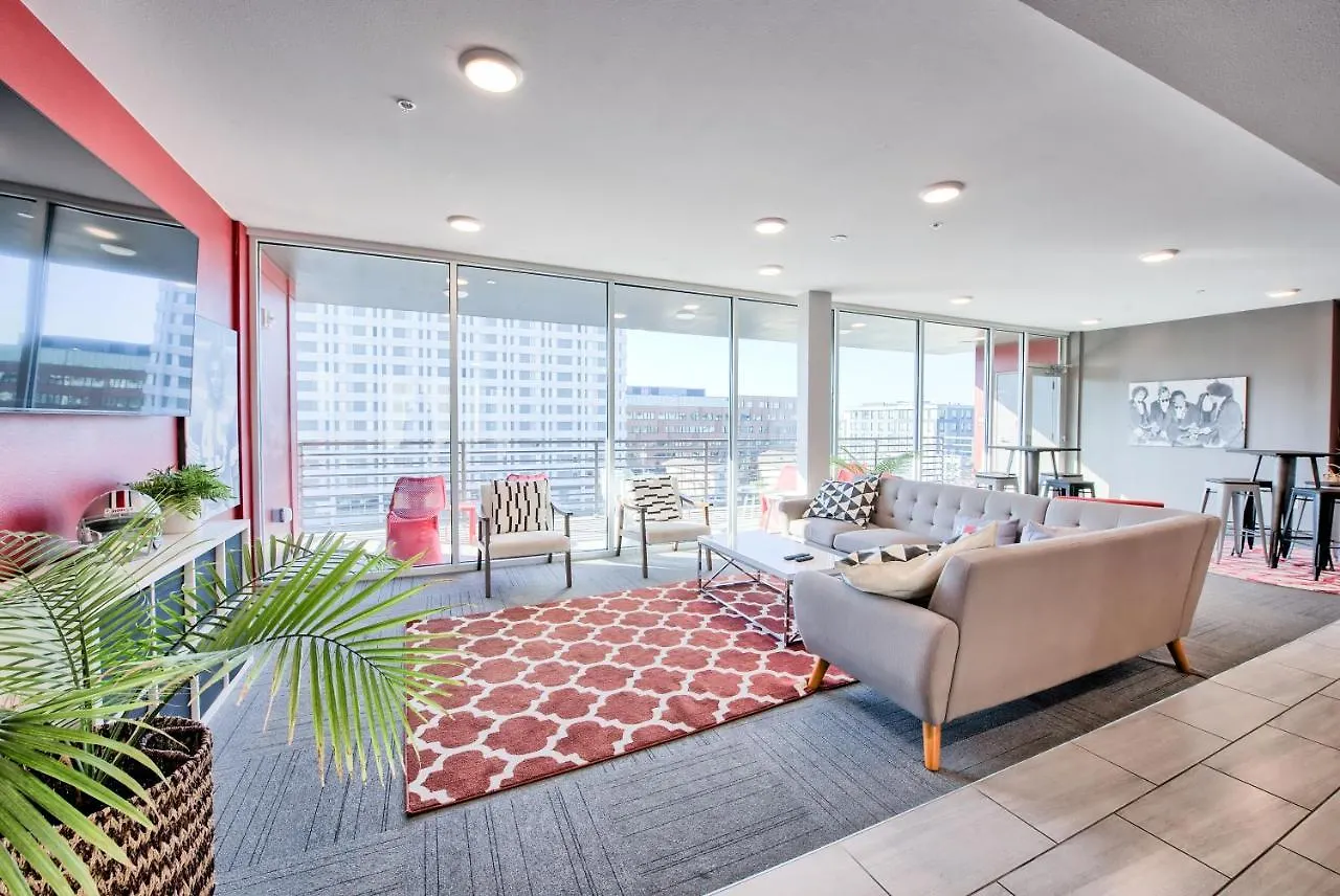 The Urban Hotel Columbus 0*,